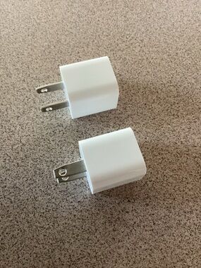 Set of TWO Apple 5W USB Power Adapters / Charging Cubes for iPhone